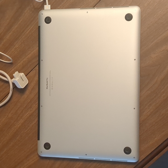 15 inch MacBook pro - Picture 7 of 12